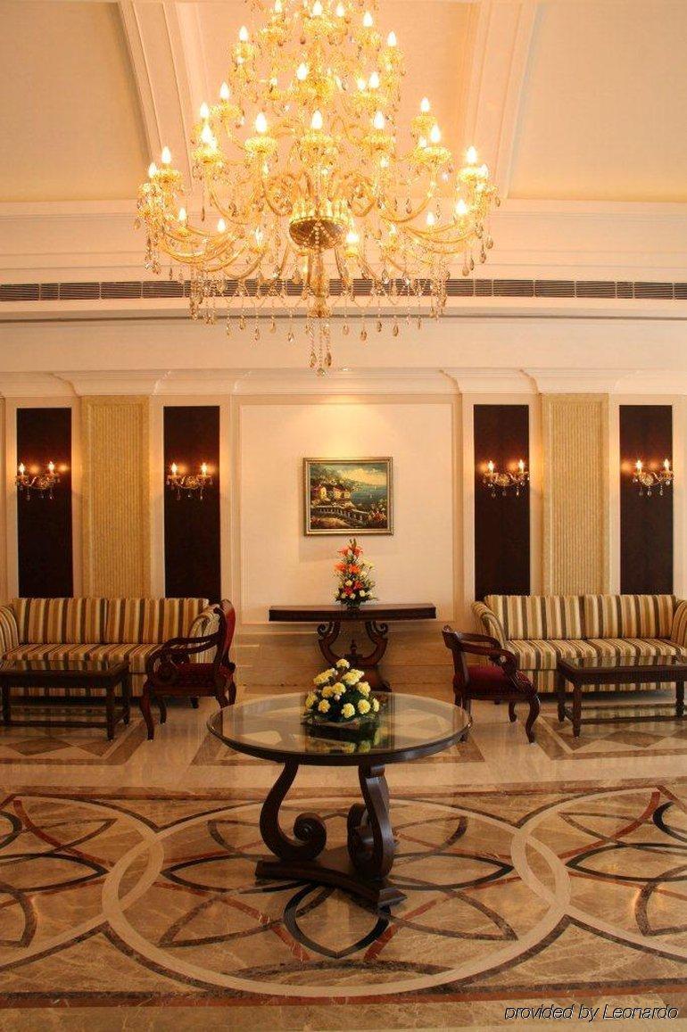 Country & By Radisson, Delhi Satbari Station touristique
