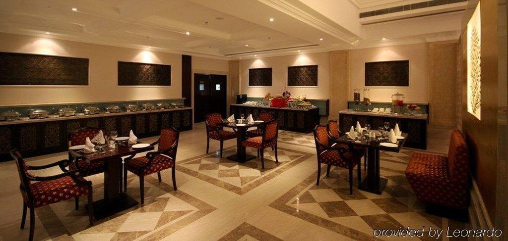 Country & By Radisson, Delhi Satbari Station touristique