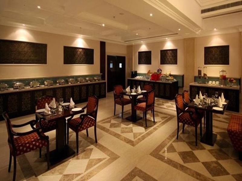 Country & By Radisson, Delhi Satbari Station touristique