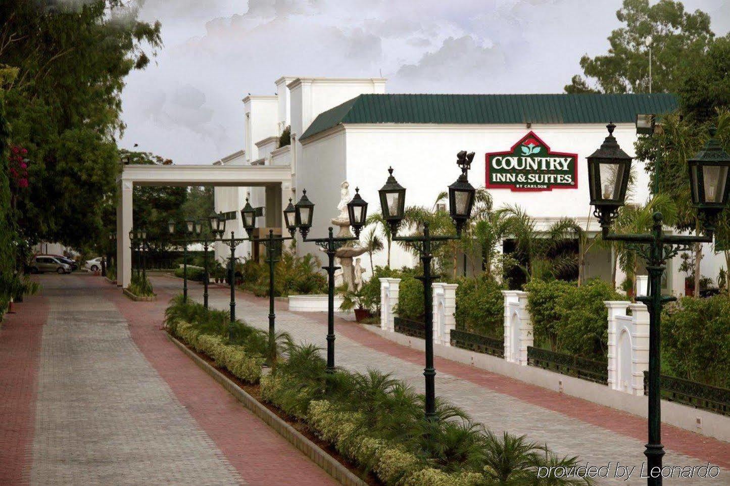 Country & By Radisson, Delhi Satbari Station touristique New Delhi