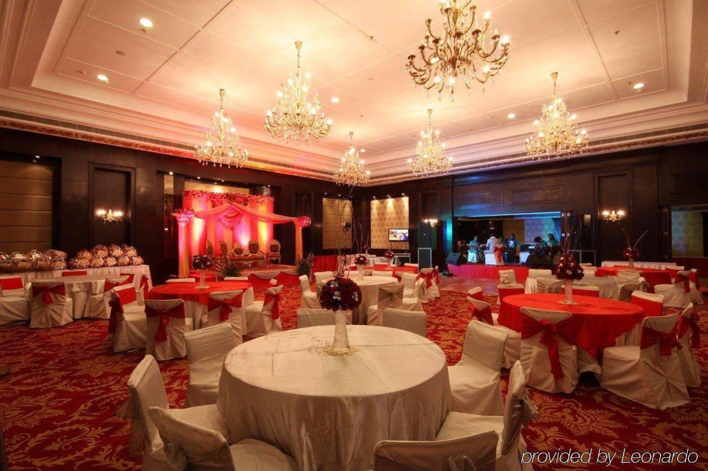 Country & By Radisson, Delhi Satbari Station touristique