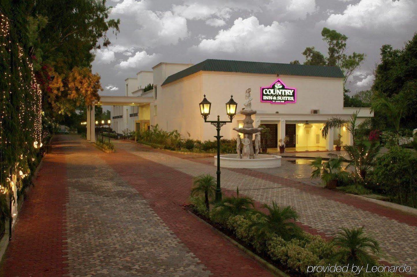 Station touristique Country & By Radisson, Delhi Satbari